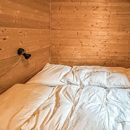 Semesterbostad 2 Bedroom Amazing In