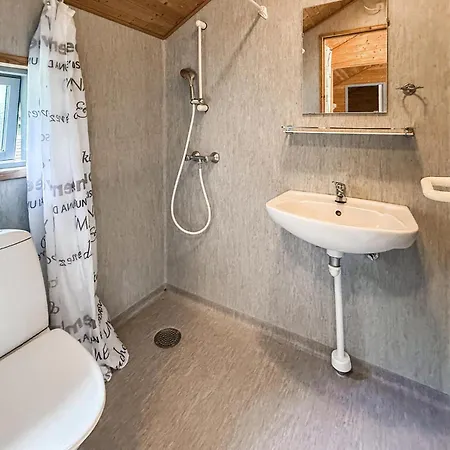 Semesterbostad 2 Bedroom Amazing In